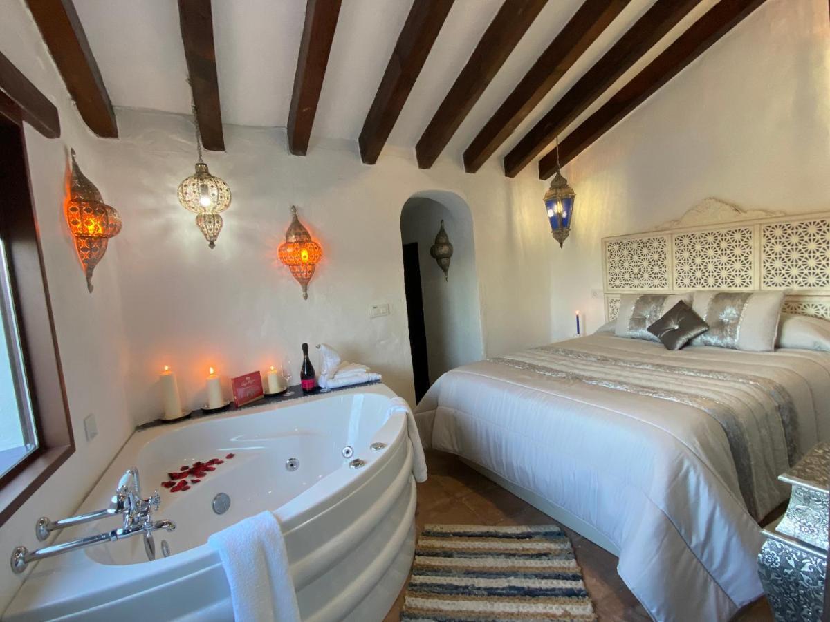 El Escondite de Martina, Ático Romántico Setenil De Las Bodegas Exterior foto