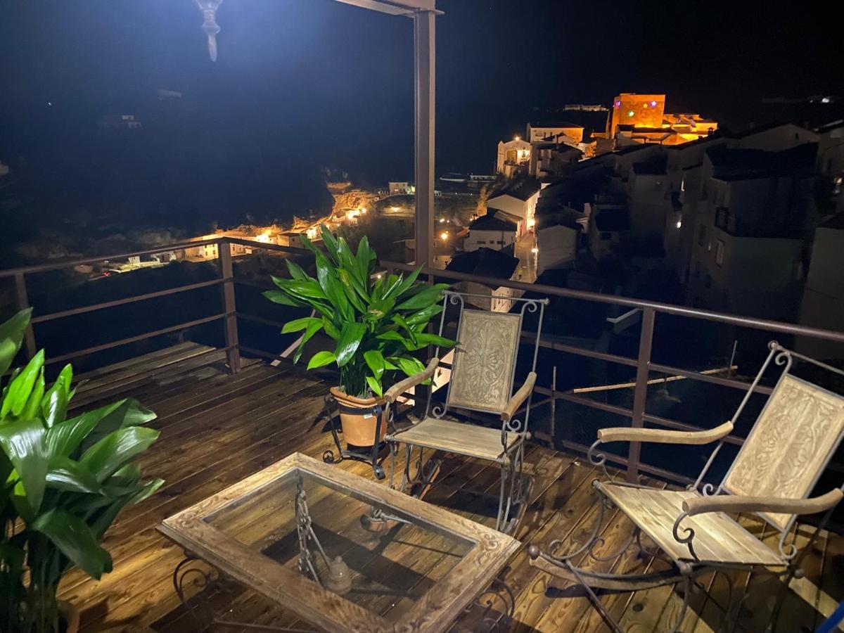 El Escondite de Martina, Ático Romántico Setenil De Las Bodegas Exterior foto